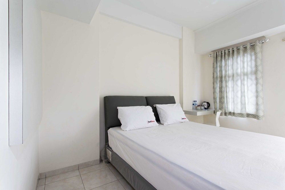 Reddoorz Apartment @ Margonda Residence Depok Εξωτερικό φωτογραφία