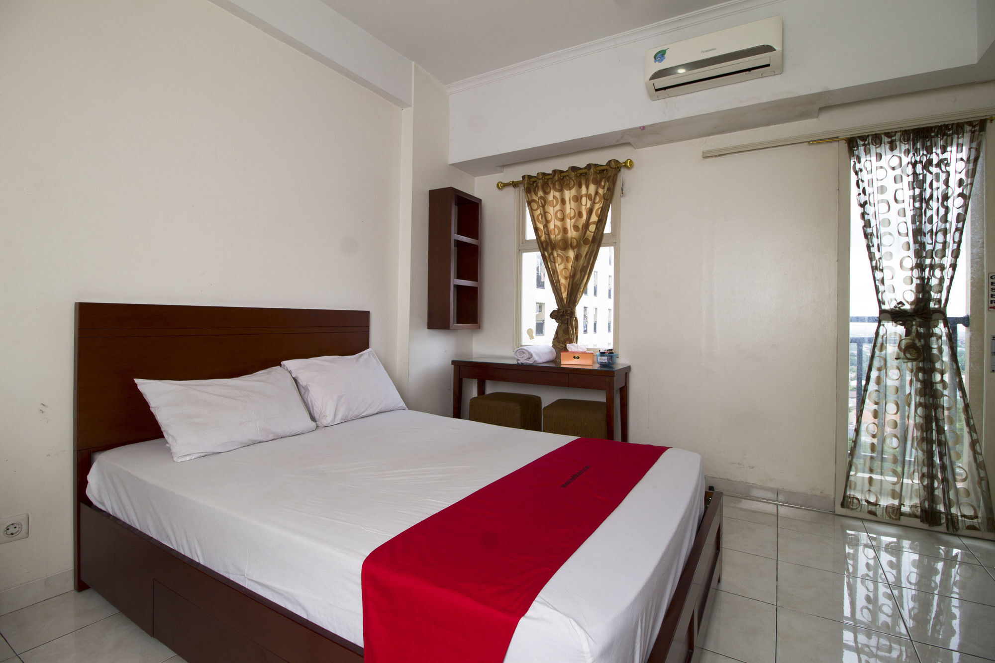 Reddoorz Apartment @ Margonda Residence Depok Εξωτερικό φωτογραφία